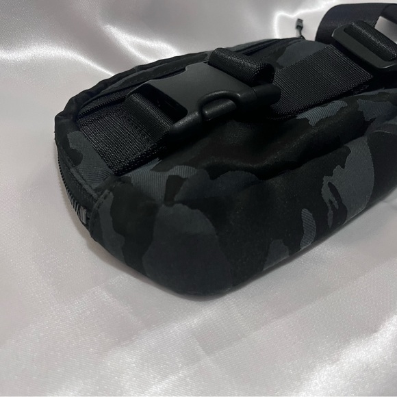 🦄OG CAMO Everywhere Belt Bag🦄 - Picture 8 of 12